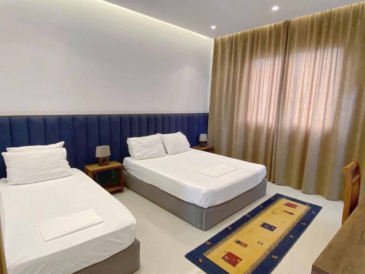 Guesthouse Niko Berat Exterior photo