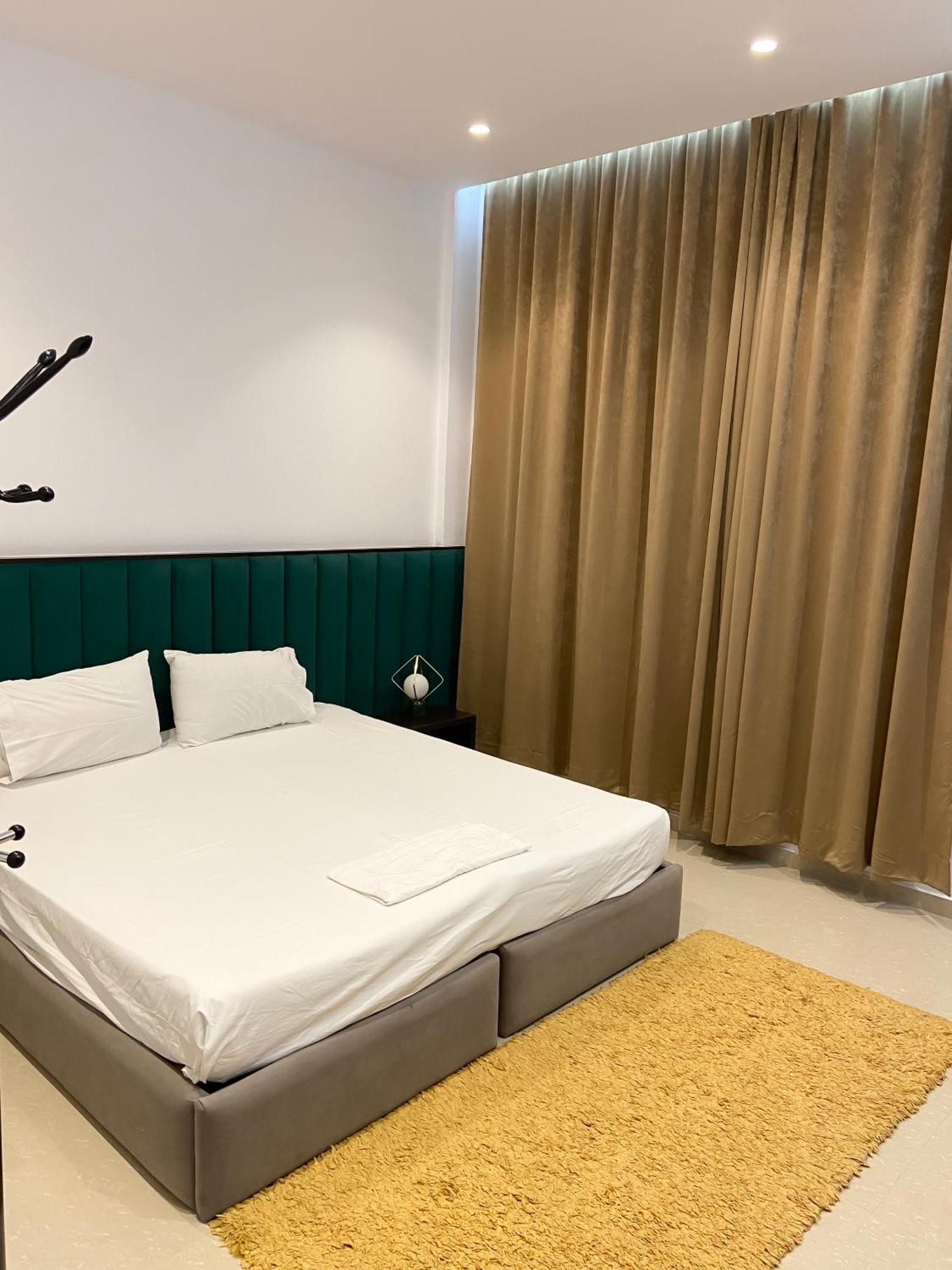 Guesthouse Niko Berat Exterior photo